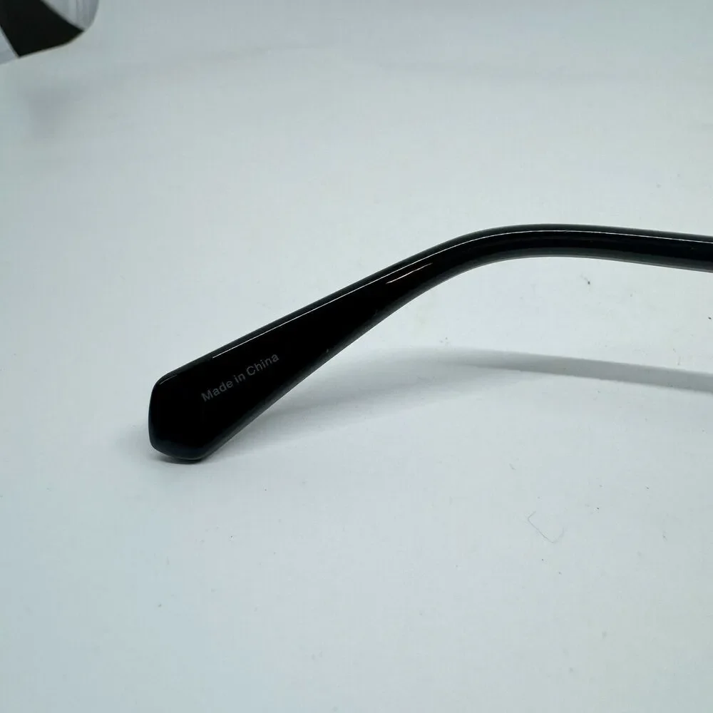 Liz Claiborne‎ Vintage Black Sunglasses Oval Full Rim Designer H11991
